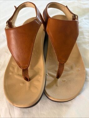 Utenag arch support thong sandals